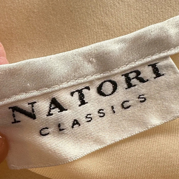 NATORI Classics Vintage Embroidered Nightgown Butter Yellow Square Neck - Picture 14 of 15